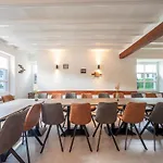 Ferienhaus Grosse Gruppenunterkunft Im Nationalpark Eifel Mit Bar Und Terrasse Schleiden