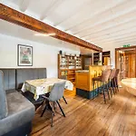 Ferienhaus Grosse Gruppenunterkunft Im Nationalpark Eifel Mit Bar Und Terrasse Schleiden