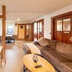 Grosse Gruppenunterkunft Im Nationalpark Eifel Mit Bar Und Terrasse Ferienhaus