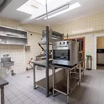 Grosse Gruppenunterkunft Im Nationalpark Eifel Mit Bar Und Terrasse Schleiden
