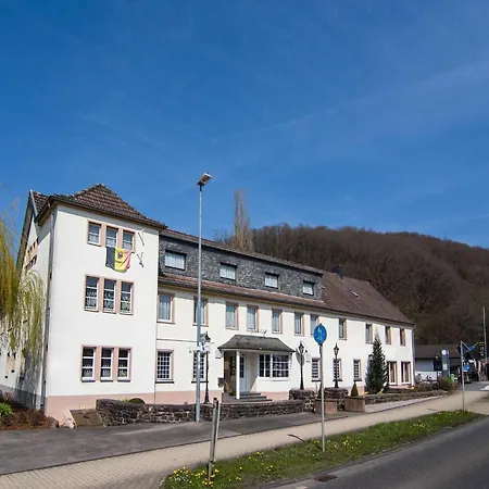 Holiday home Big Near Monschau In The Eifel Nationalpark With A Terrace And Bar Schleiden