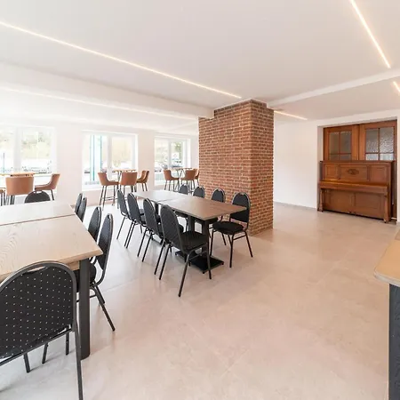 Grosse Gruppenunterkunft Im Nationalpark Eifel Mit Bar Und Terrasse * Schleiden