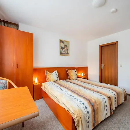 Grosse Gruppenunterkunft Im Nationalpark Eifel Mit Bar Und Terrasse Σπίτι διακοπών *