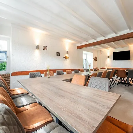 Feriehus Grosse Gruppenunterkunft Im Nationalpark Eifel Mit Bar Und Terrasse
