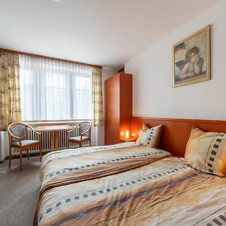 Grosse Gruppenunterkunft Im Nationalpark Eifel Mit Bar Und Terrasse Σπίτι διακοπών *