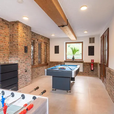 Grosse Gruppenunterkunft Im Nationalpark Eifel Mit Bar Und Terrasse Σπίτι διακοπών Schleiden