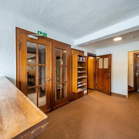 Grosse Gruppenunterkunft Im Nationalpark Eifel Mit Bar Und Terrasse Feriehus *