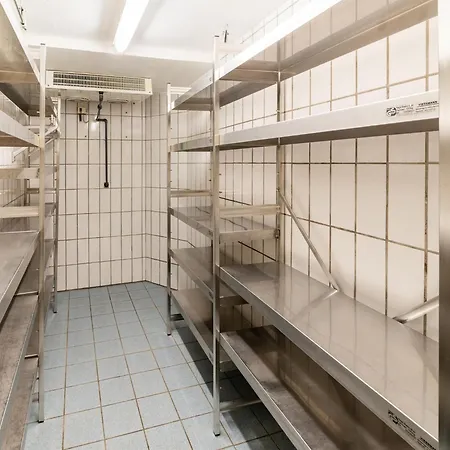 Grosse Gruppenunterkunft Im Nationalpark Eifel Mit Bar Und Terrasse Nyaraló *