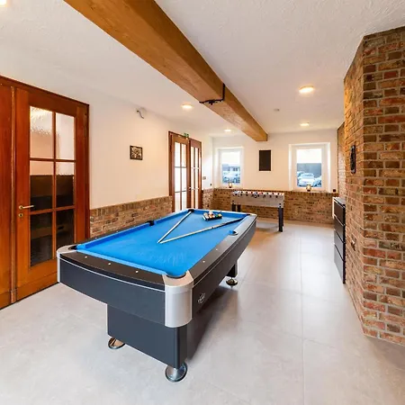 Grosse Gruppenunterkunft Im Nationalpark Eifel Mit Bar Und Terrasse * Schleiden