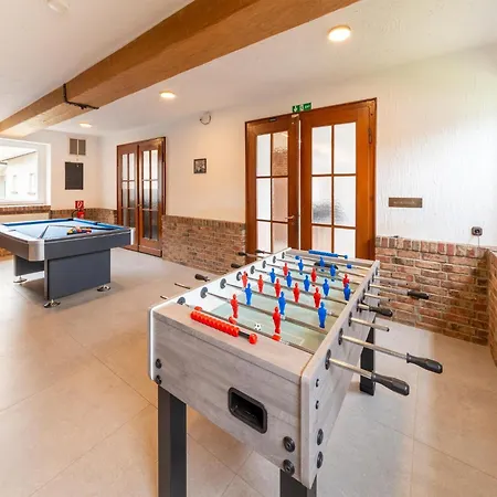 Nyaraló Grosse Gruppenunterkunft Im Nationalpark Eifel Mit Bar Und Terrasse Schleiden