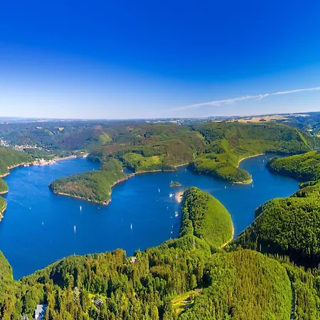 Grosse Gruppenunterkunft Im Nationalpark Eifel Mit Bar Und Terrasse Nyaraló