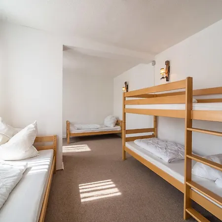 Nyaraló Grosse Gruppenunterkunft Im Nationalpark Eifel Mit Bar Und Terrasse Schleiden