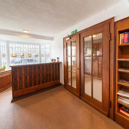 Grosse Gruppenunterkunft Im Nationalpark Eifel Mit Bar Und Terrasse *