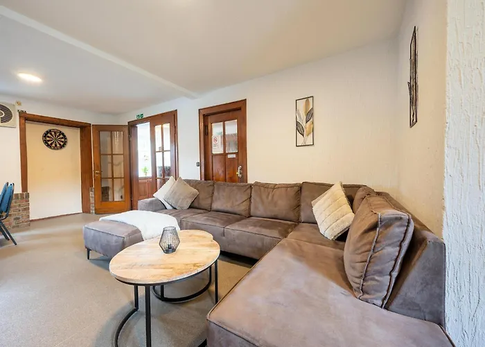 Grosse Gruppenunterkunft Im Nationalpark Eifel Mit Bar Und Terrasse Casa vacanze Schleiden