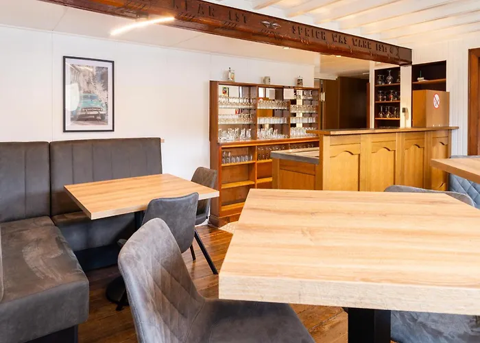 Grosse Gruppenunterkunft Im Nationalpark Eifel Mit Bar Und Terrasse *